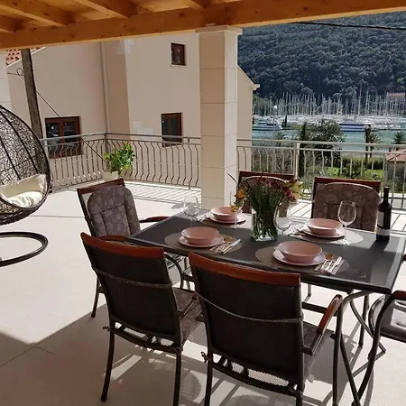 Olive Tree House Apartament *