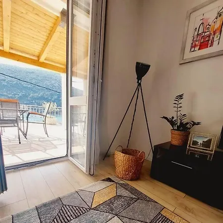 Olive Tree House アパート Mokošica